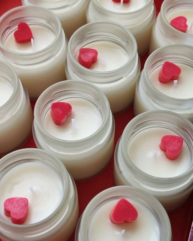 Аромасвеча в баночке — доставка в Иркутске (FanFlowers) Аромасвеча в баночке — доставка в Иркутске (FanFlowers)